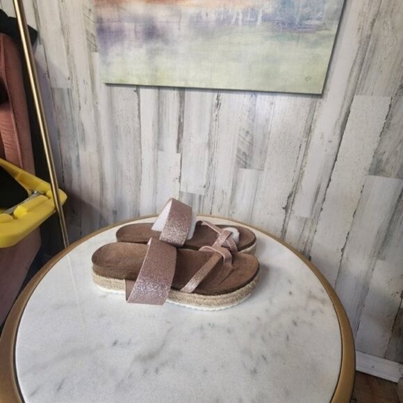Madden Girl Case Rose Gold Glitter Sandal - Picture 3 of 4